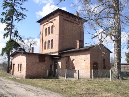 Kolejowa wieża wodna w Biesalu gm. Giżycko. Fot. Adam Płoski