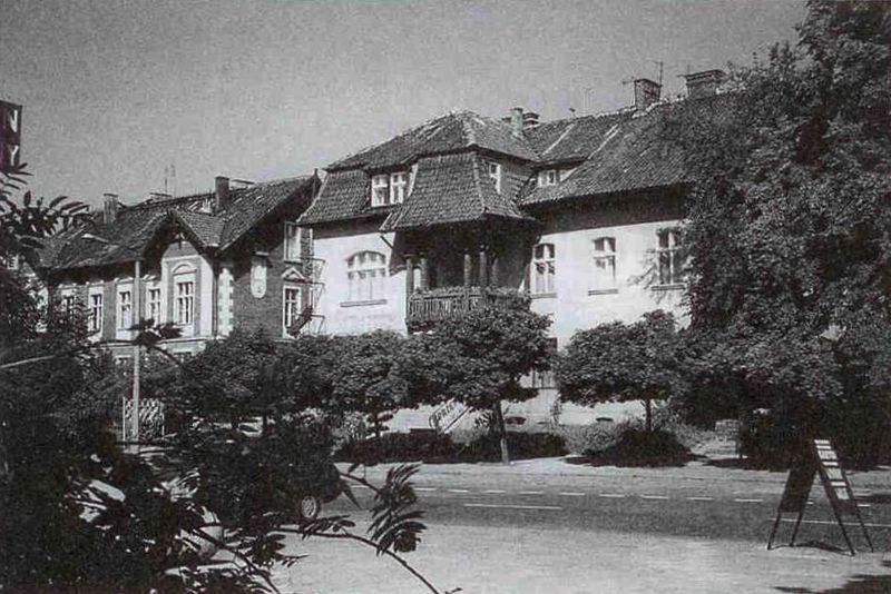 Plik:Willa ze smokami olsztyn 1.jpg
