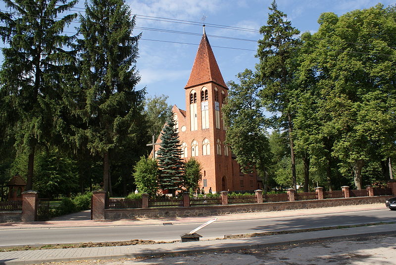 Plik:Kosciol spychowo 1a.jpg