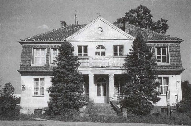 Plik:Dworek taukelow olsztyn.jpg