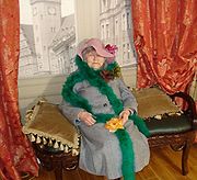 Janina Duliniec w fotograficznym atelier w Muzeum Nowoczesności w Olsztynie, 19 października 2014 r. Źródło: Archiwum Andrzeja Cieślaka