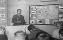 Andrzej Cieślak przemawia po wyborze na funkcję Wiceprzewodniczącego Zarządu Pułkowego KMW, Poznań, 1966 r.