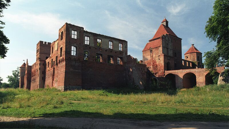 Plik:Zamek Szymbark.jpg