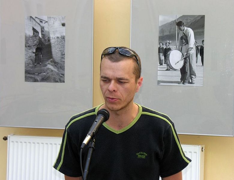 Plik:Dzi2.jpg