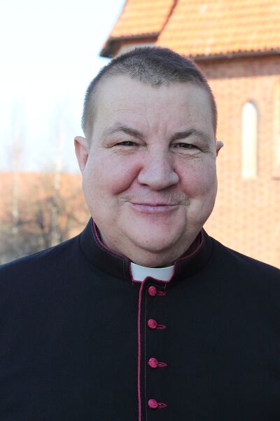 Plik:Ks Oziewicz.jpg